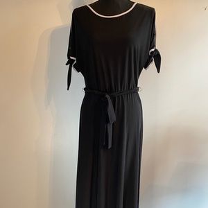 Black/white silky soft dress